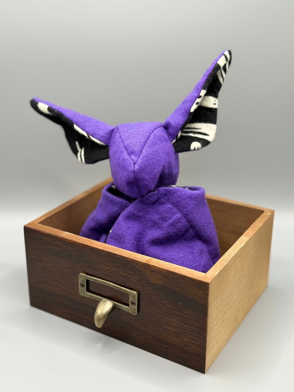 Thumbnail: Fluttergeist, Ghost-Eared Bat Oddling