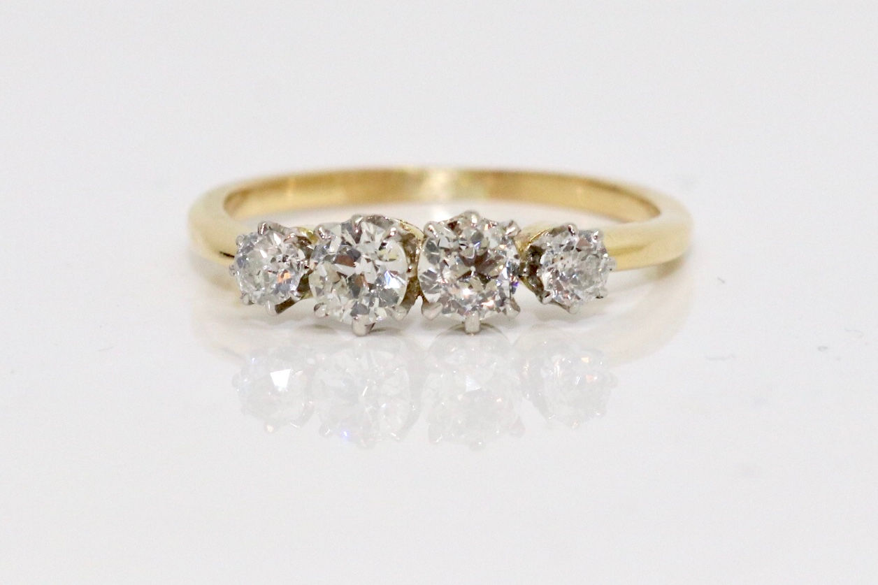 A Pretty Antique Edwardian 18ct 750 Yellow Gold 0.55ct Four Stone Diamond Ring 