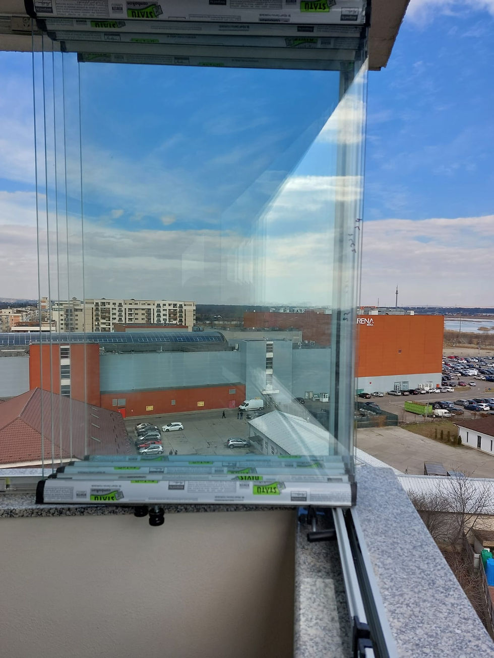 inchidere balcon cu sticla glisanta parcare perpendiculara pe perete