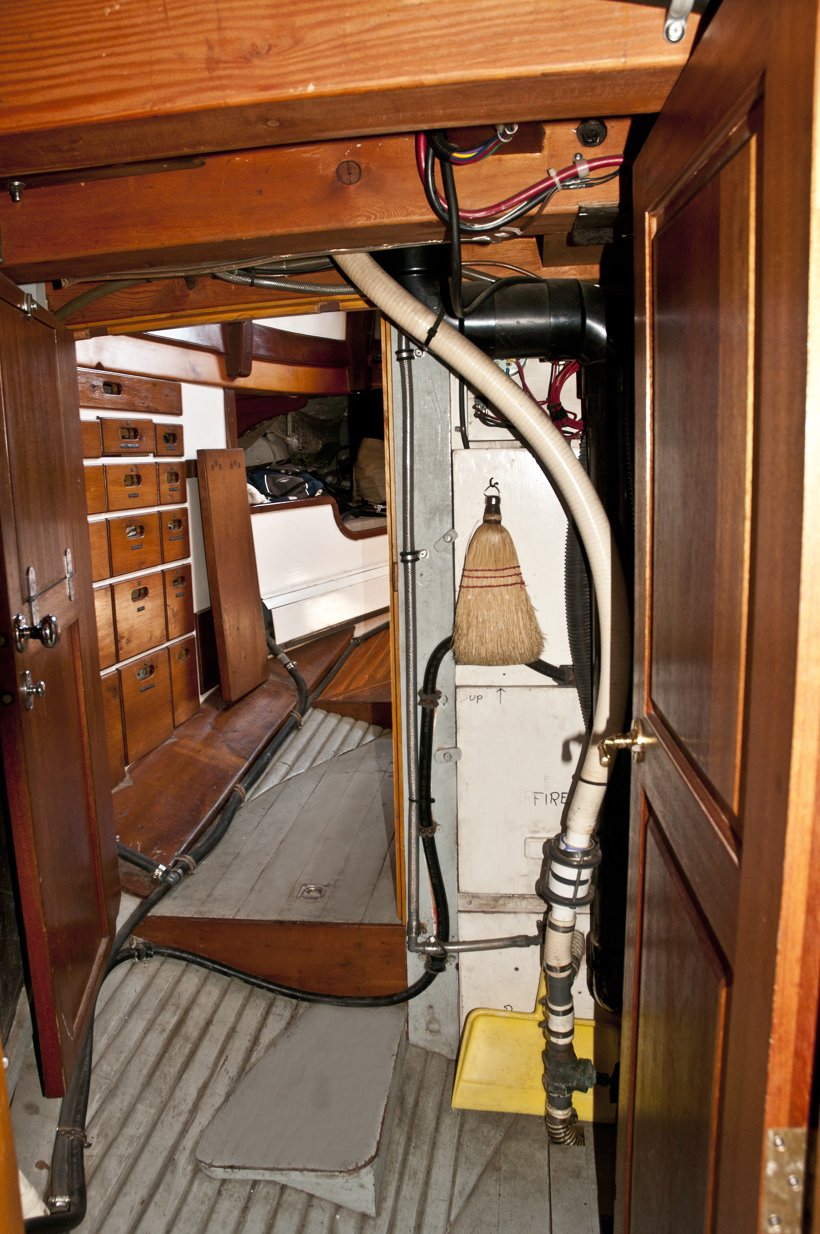passage to aft cabin