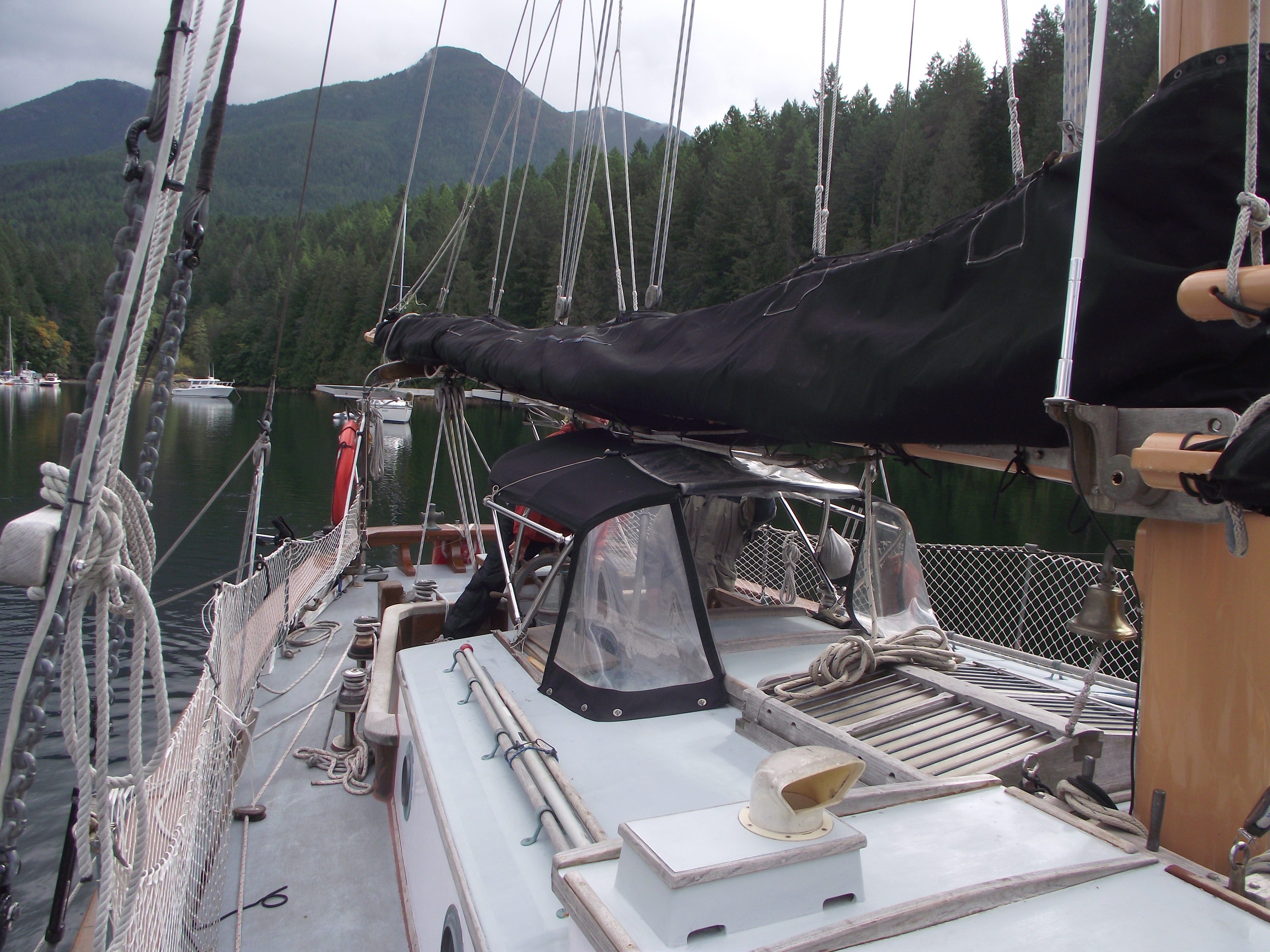 deck box aft.cabin and cockpit