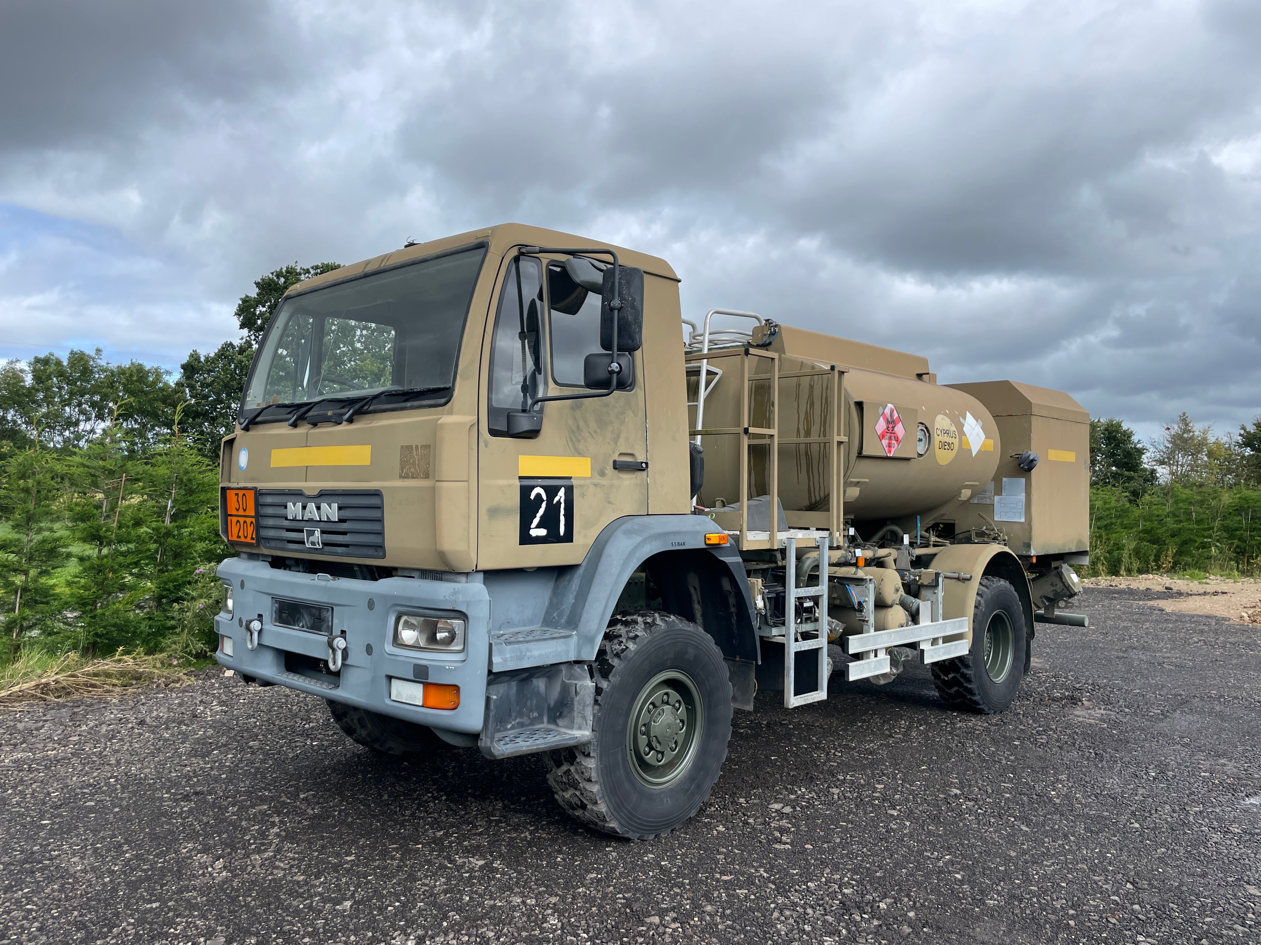 SOLD - MAN LE 14.220 4x4 Fuel Tanker Refueller