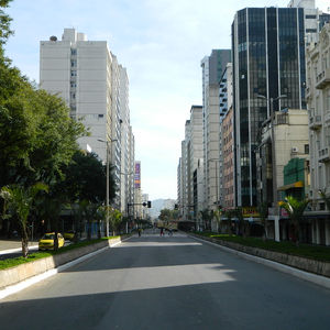 Avenida Rio Branco, em Juiz de Fora, está entre as 10 mais perigosas de MG e gera um desafio para pr