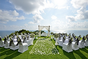 outdoor-wedding-ceremony-weather-206922.