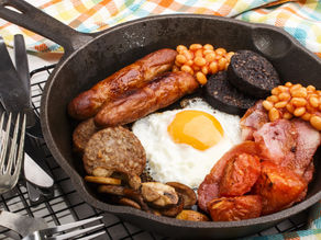 Ulster Fry: El Desayuno Más Contundente de Belfast 🍳🥓