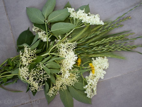 My balcony makeover and how to turn an expensive fruit into a lovely decoration.