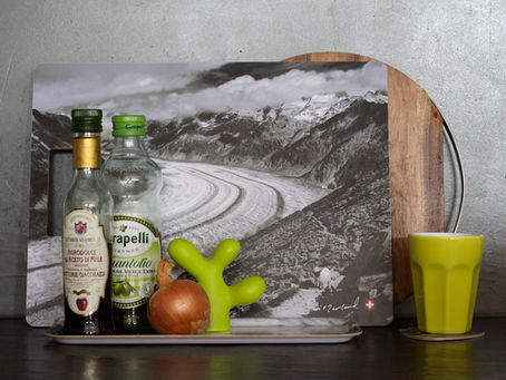 Some easy tips of how to declutter your home.