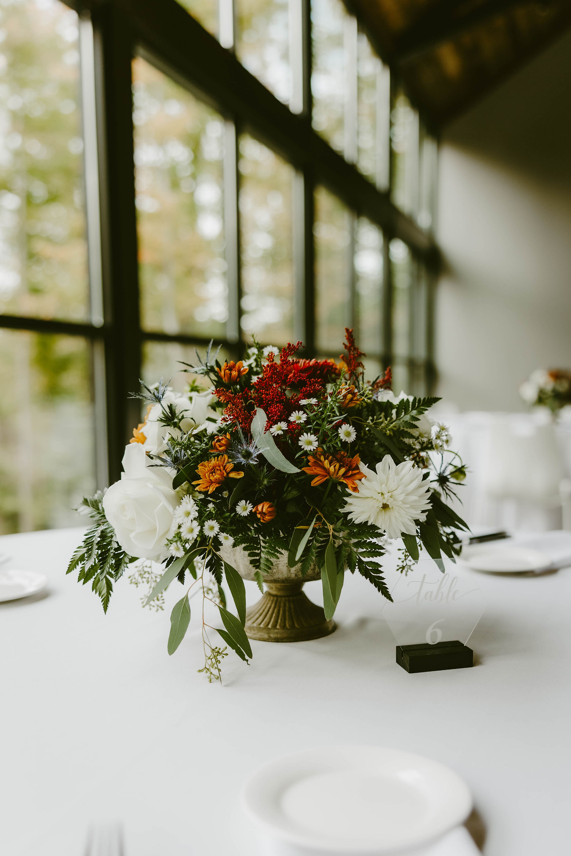 sapphire creek winery reception flowers