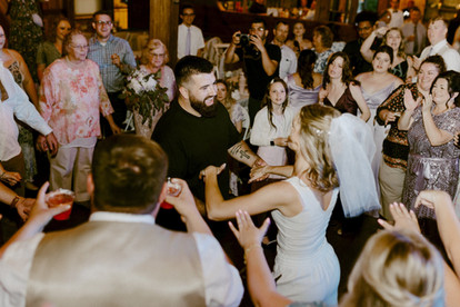 reception dancing at peacock ridge