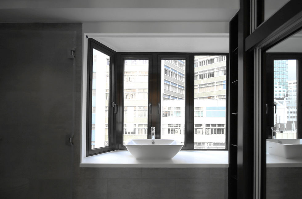 Modern bathroom at Bel-Mont Garden Mid-levels, with a counter top basin on the windowsill