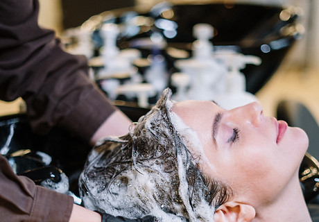 person-washing-woman-s-hair-3993449.jpg