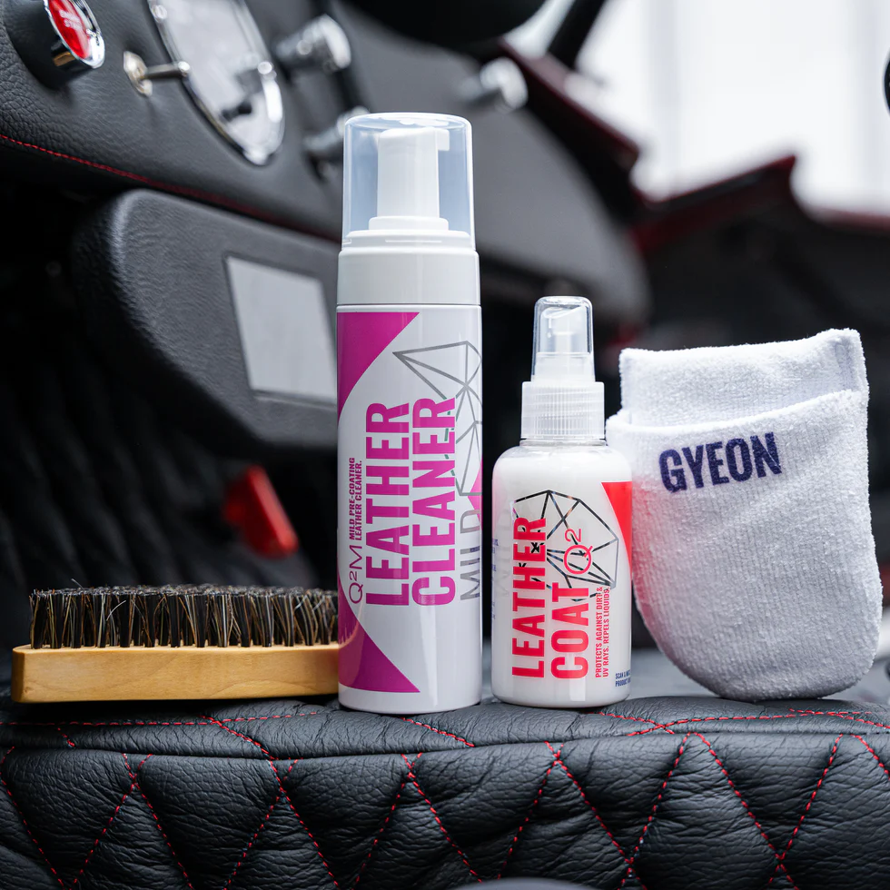 Q²M LeatherSet Mild is the complete solution for your leather maintenance.