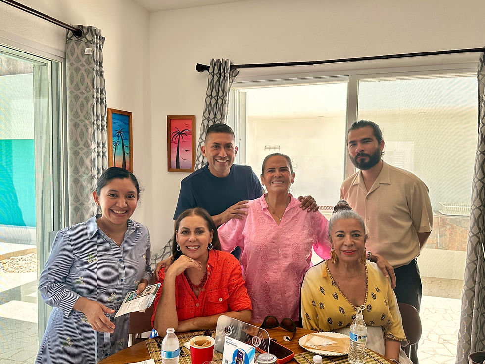 Adriana, Alejandra, Alex, Luly, Delfina y Santiago