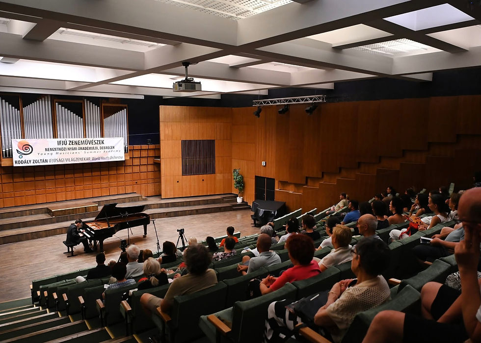 Concert of classical music and improvisation at the University of Debrecen