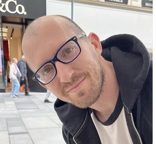 Writer: Boaz Menuhin