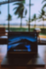 laptop digitsl nomad playa tropical panama