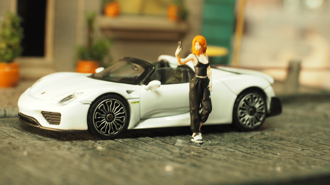 FigureWorkShop 1/64 Figures Selfie Girl ver A 1Pcs set FWS164074