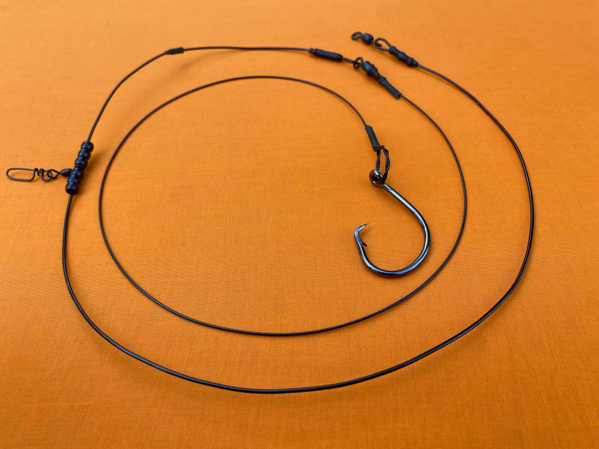 Heavy-duty surf shark fishing rig with 7x7 coated wire, crimped ends, and large circle hook