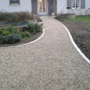 Allée en grave St Amant
