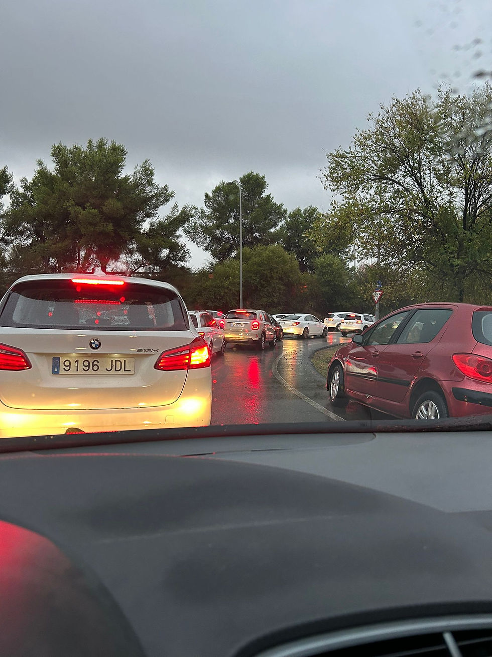 Inmenso tráfico tras el partido entre Real Betis y Atlético de Madrid el pasado lunes 27 en la Cartuja.