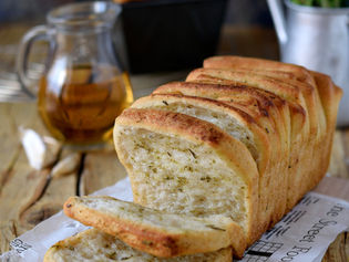 Pane Sfogliato Con Rosmarino