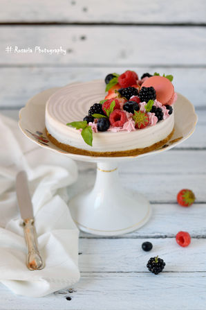 Cheese cake zebrata ai frutti di bosco