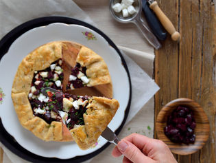 Galletta alle rape rosse e feta