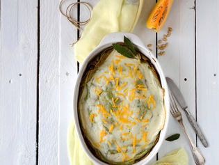 Lasagne di crespelle verdi,con zucca e toma