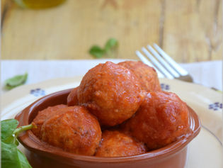 Linguine al sugo di polpette di ricotta