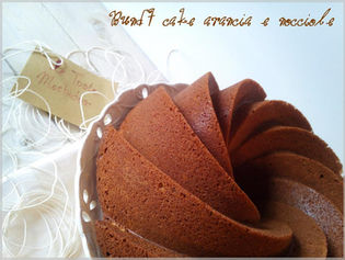 BUNDT CAKE arancia e nocciole