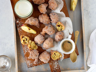 Frittelle di mele e uvetta...la festa di San Giuseppe