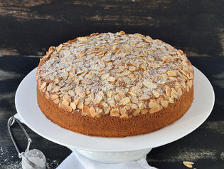 Cake alle mandorle e zucca cruda