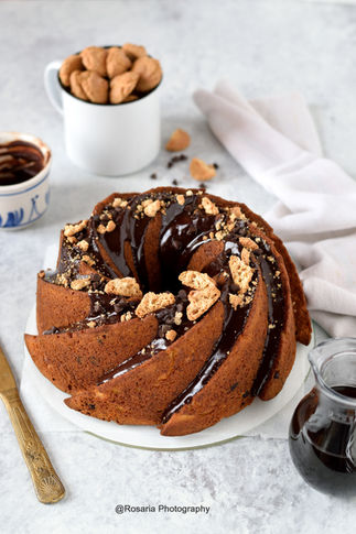 Bundt Cake,amaretti e cioccolato