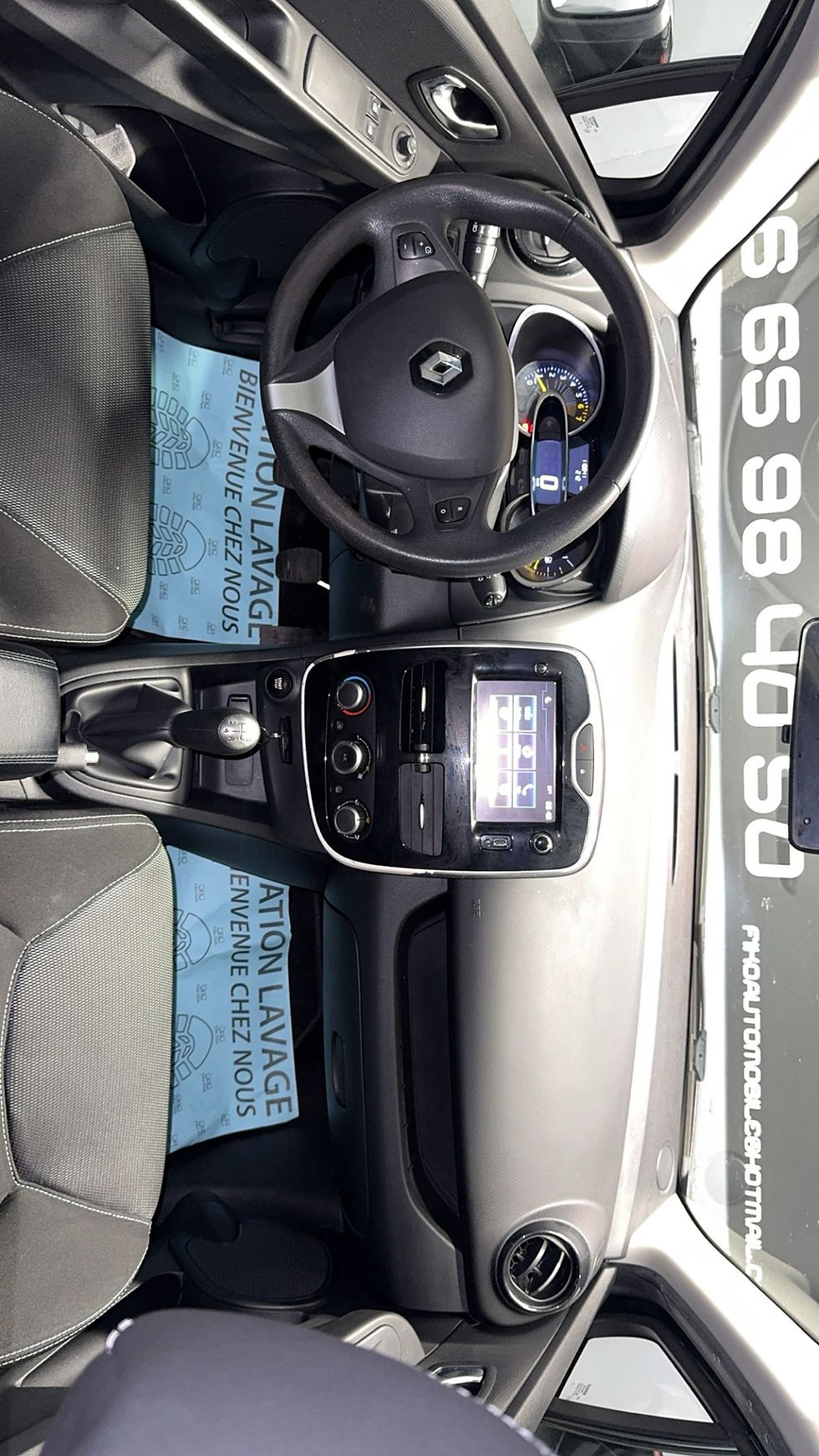 Thumbnail: Renault Clio IV 1.2 16v 75ch Limited année 2015