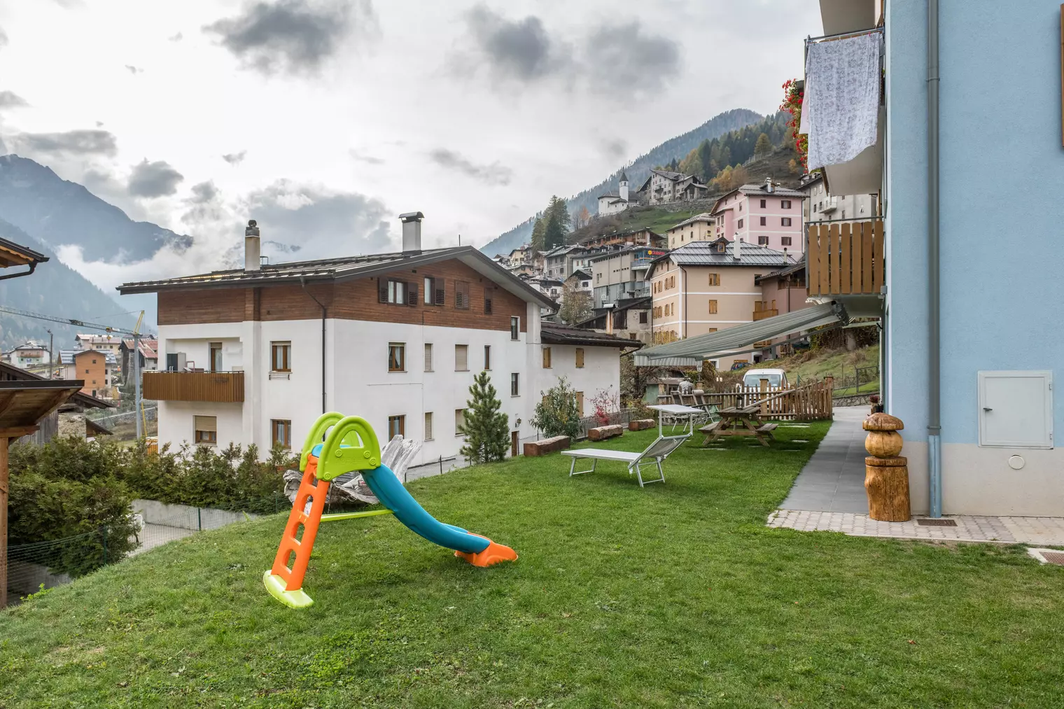 Giardino con ghiacciaio Presena Bookiply