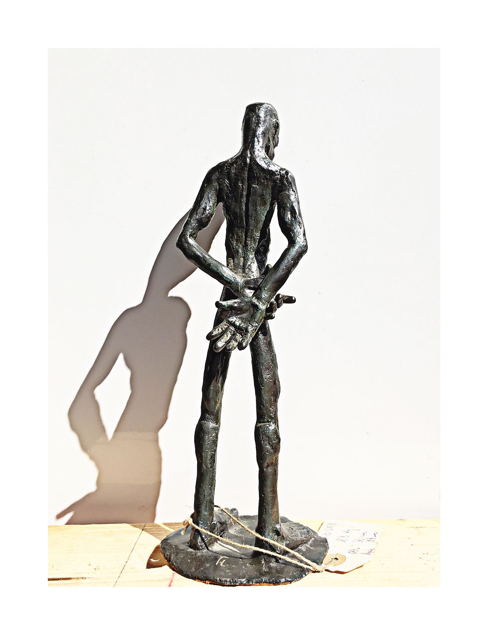 Hombre Bronce - Manos