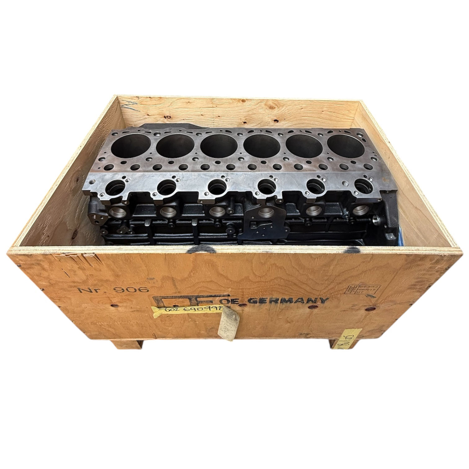 Bloque de motor Mercedes Benz OM906 en caja de madera