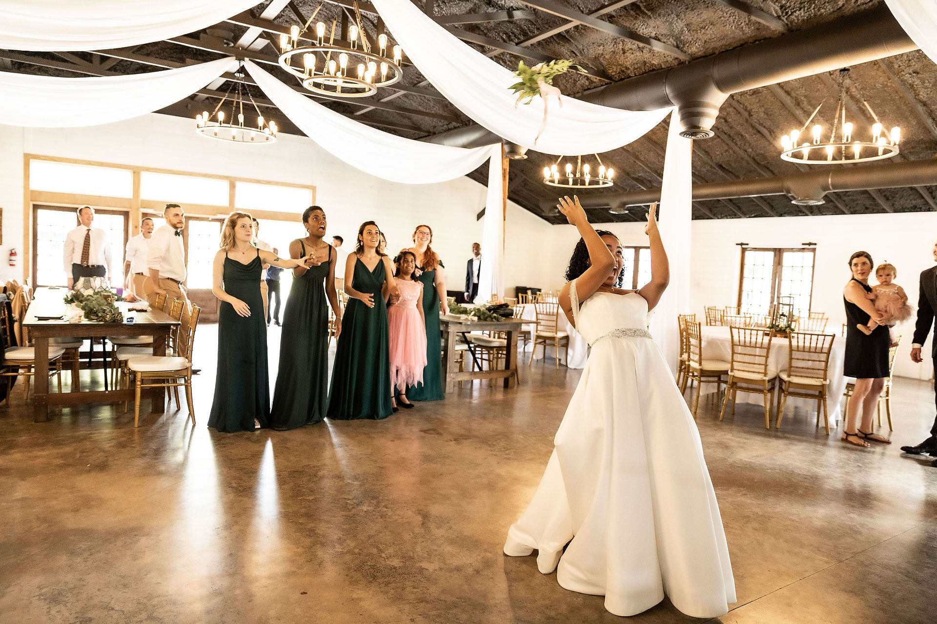 bouquet toss