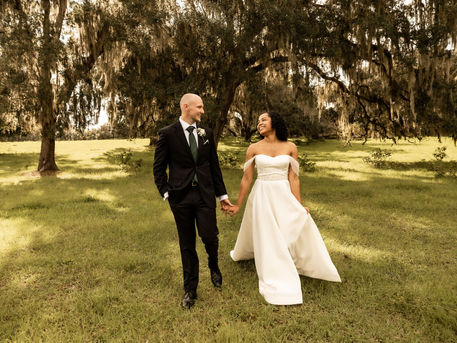 Romantic Hunter Green & Blush Barn Wedding | Moss Estates