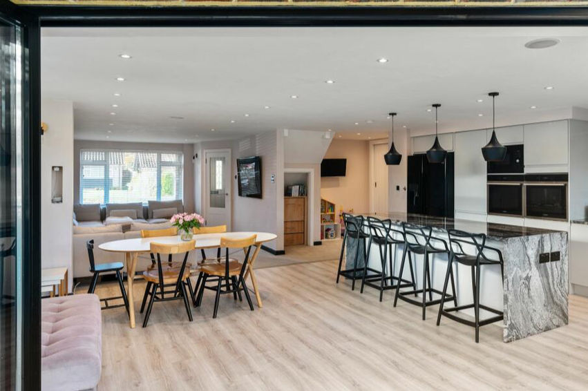 Open plan living for a family in Hassocks