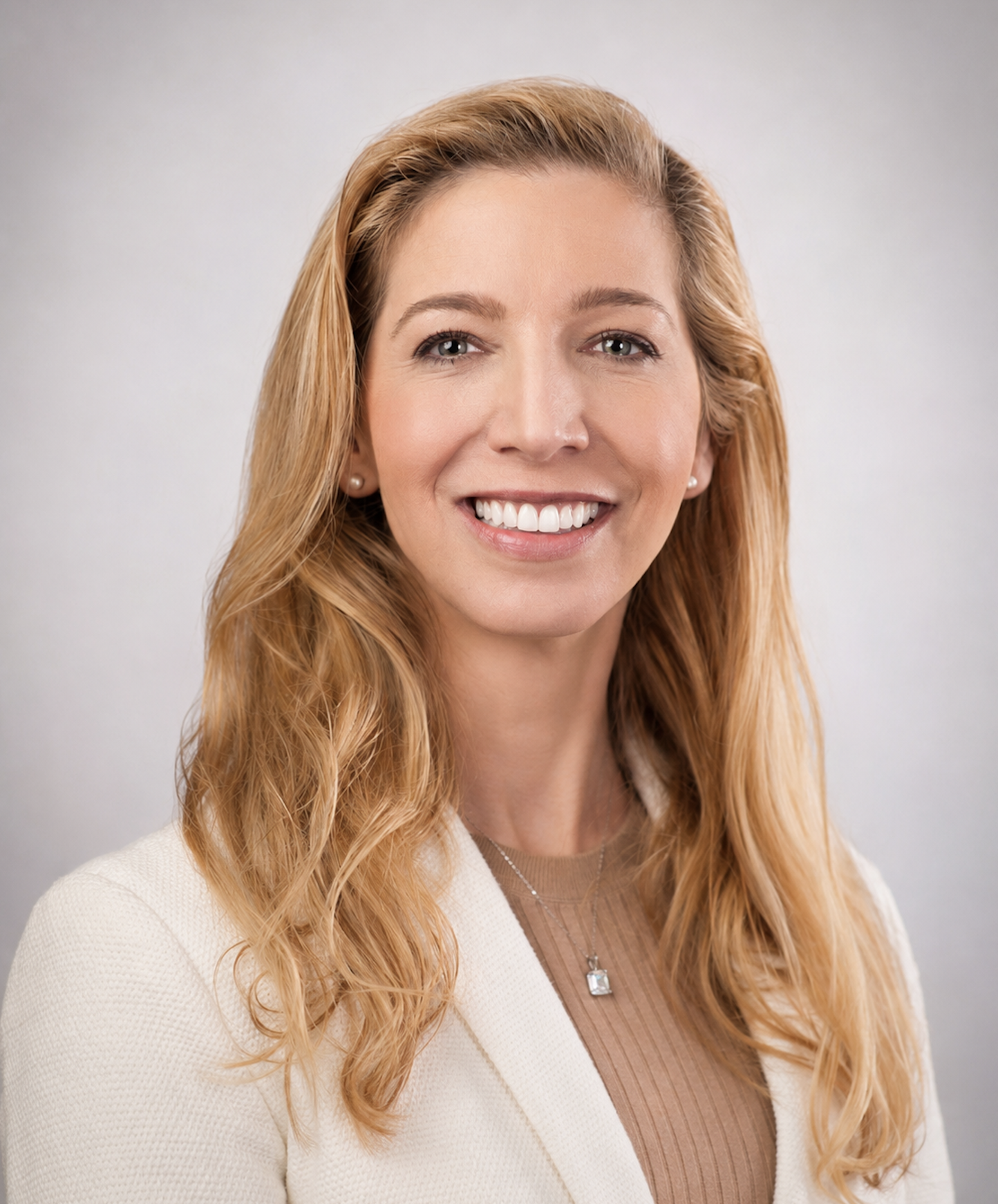 Lisa Rich Headshot.png