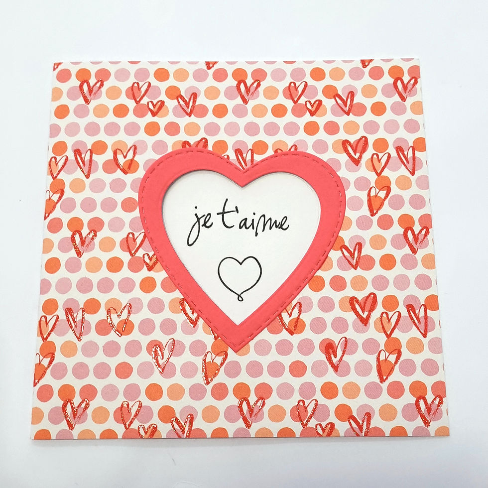 Miniature : carte au format carré marquées "je t'aime" dans une découpe en forme de coeur au centre, et motifs de coeur sur le reste