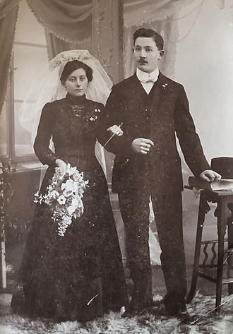 Bearbeitet Adelina De Pietro (nata nel 1890) e Augusto Rima, attorno al 1915.jpg