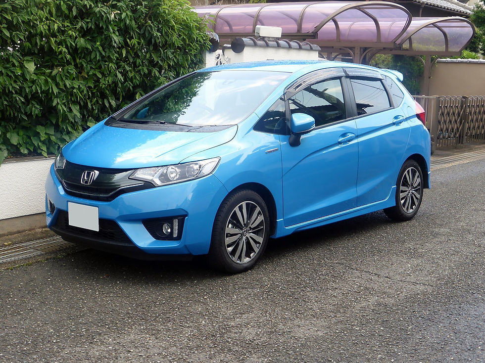 Honda_FIT_HYBRID_S_Package_(GP5)_front.JPG