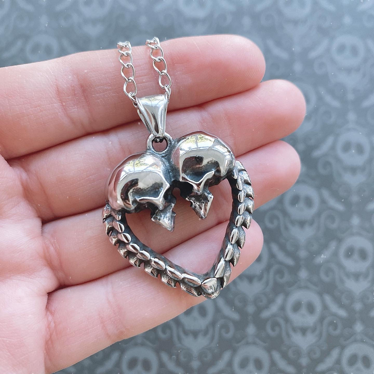 Gothic Skull Lovers Necklace