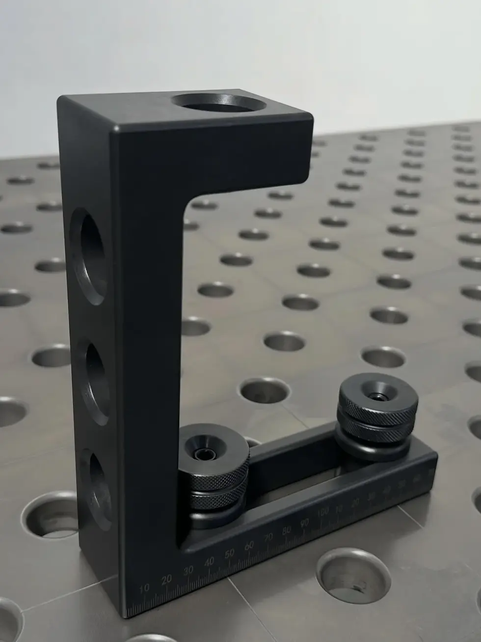 D28 heavy duty 3D welding table with 28 mm holes for industrial welding