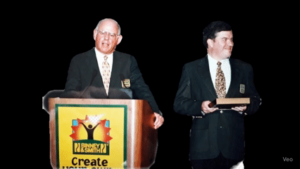 JCER RICH GURIN Y CRAYOLA FACTORY VIDEO.gif