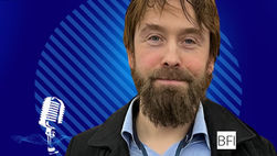 Politikari spyr hví ikki er lýst eftir nýggjum leiðara til Sjónám
