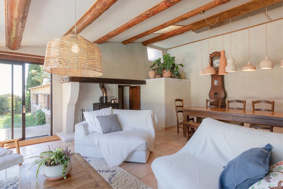 Gîte La Sardagne - Salon avec grandes baies vitrées - @Gregoire Edouard