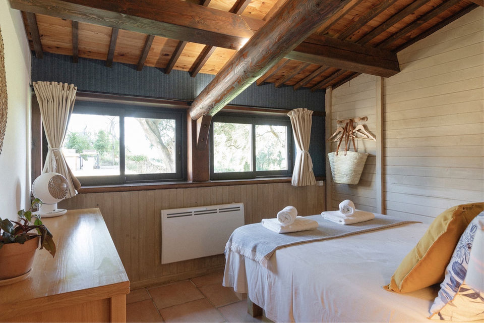 Gîte 4 étoiles - Chambre Cabanon - Vue piscine - @Gregoire Edouard